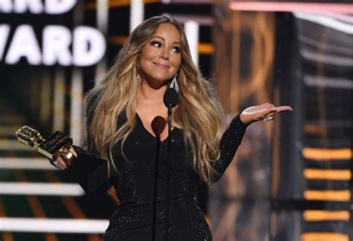 Mariah Carey Sent Nudes To Backup Dancer & Current BF While On Vacation With Ex