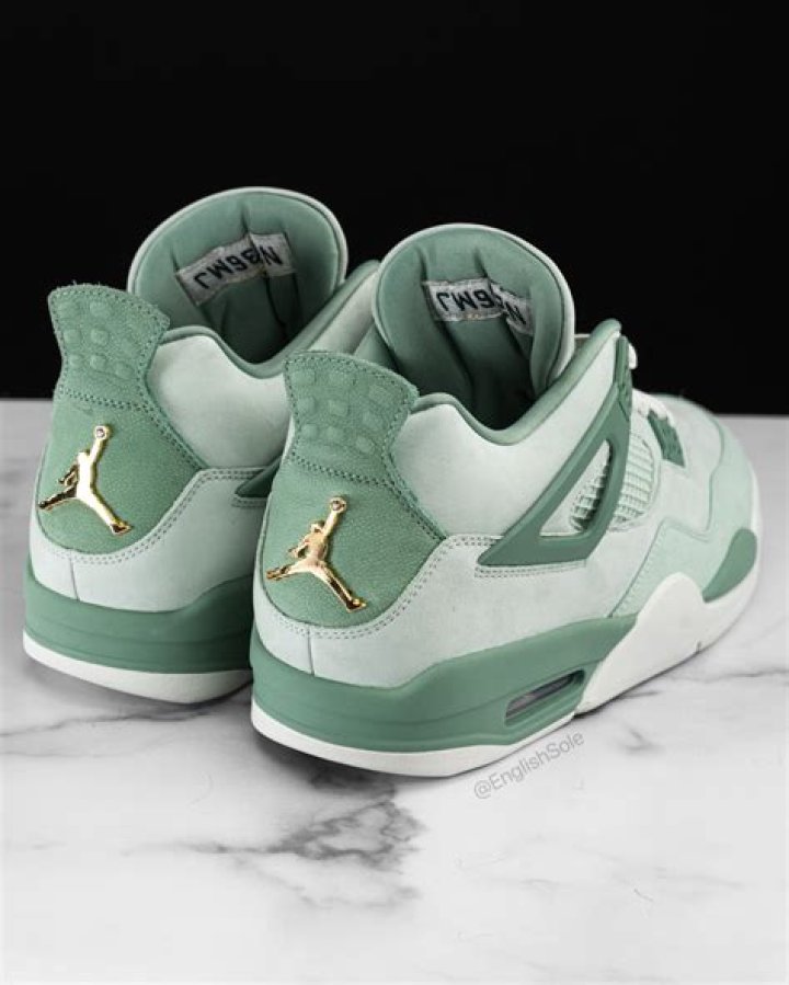 Air Jordan 4 “First Class” PE Exclusive Photos