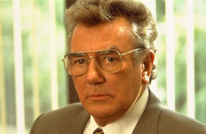 Albert Finney (Movie Actor) - Age, Birthday, Bio, Facts, Family, Net Worth, Height & More