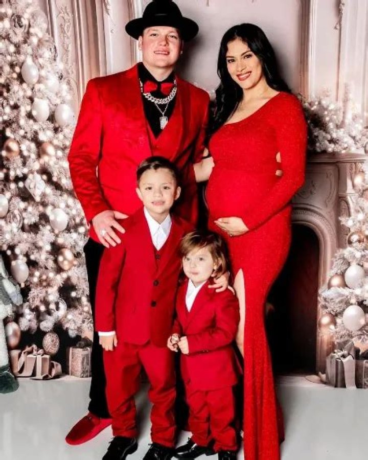 Alex Verdugo Wife and Baby – Married Life and Net Worth