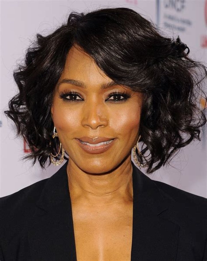 Angela Bassett Biography, Age, Height, Husband, Net Worth, Family