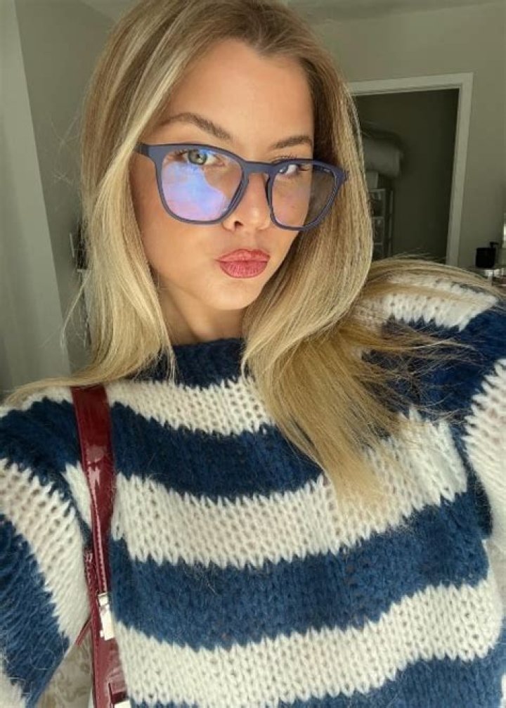 Anna Seavey (Instagram Star) - Age, Birthday, Bio, Facts, Family, Net Worth, Height & More