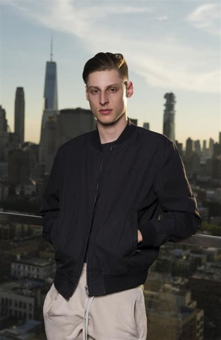 Ben Pasternak (Entrepreneur) - Age, Birthday, Bio, Facts, Family, Net Worth, Height & More