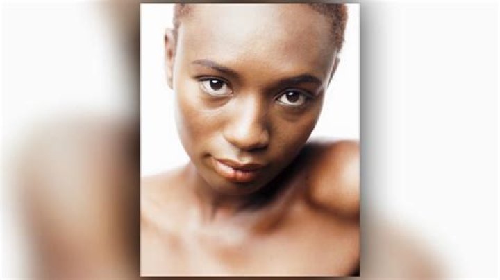 Binta Dibba (Model) - आयु, जन्मदिन, जैव, तथ्य, परिवार, कुल संपत्ति, ऊंचाई और अधिक