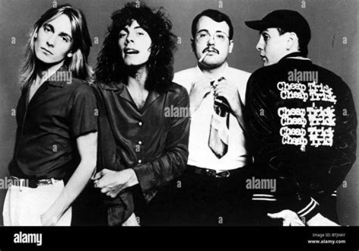 Bun E. Carlos (Baterista) - Edad, cumpleaños, biografía, hechos, familia, patrimonio neto, altura y más