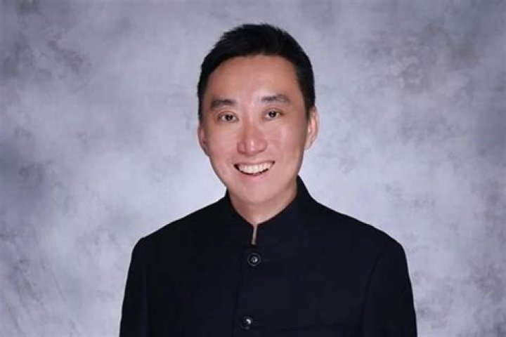Calvin Cheng Biography, Age, Height, Wife, Net Worth, Family