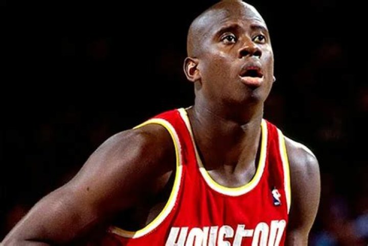 Carl Herrera Biography, Age, Height, Wife, Net Worth, Family