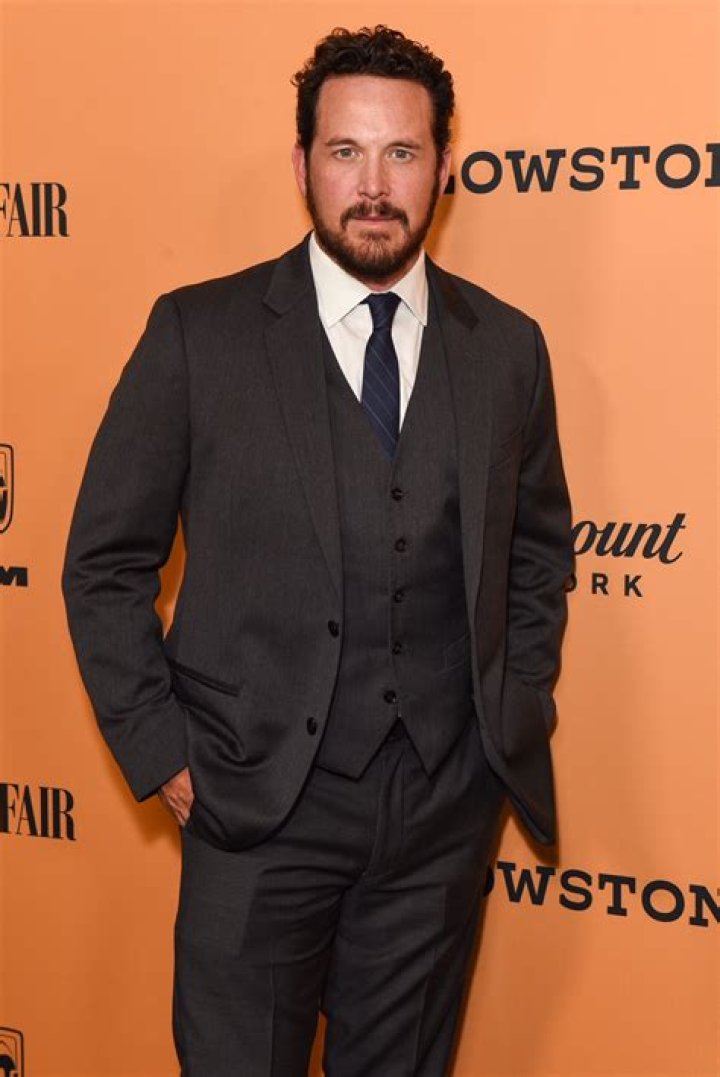 How tall is Cole Hauser