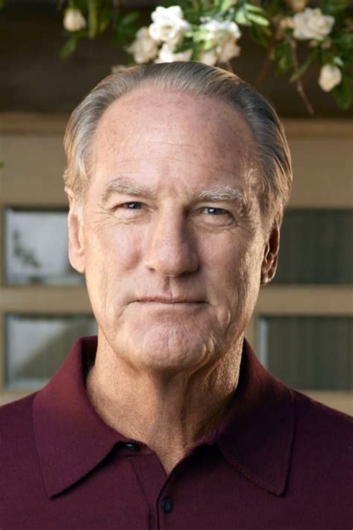 How tall is Craig T Nelson