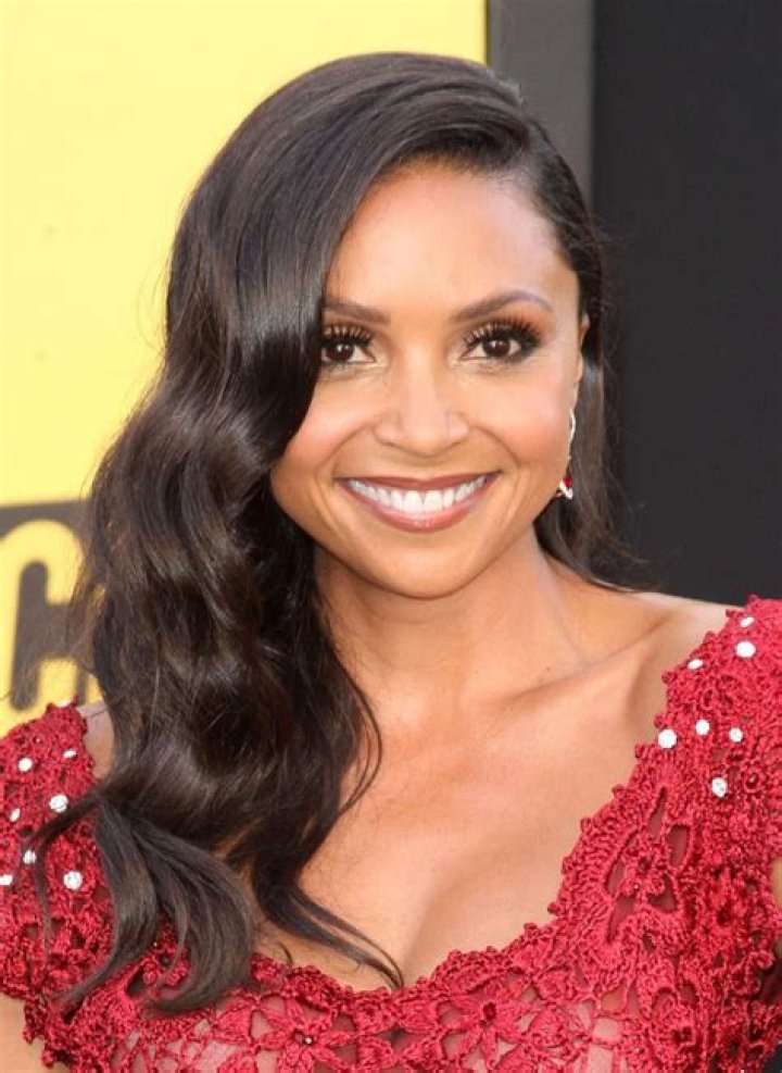 Danielle Nicolet – Celebsgraphy
