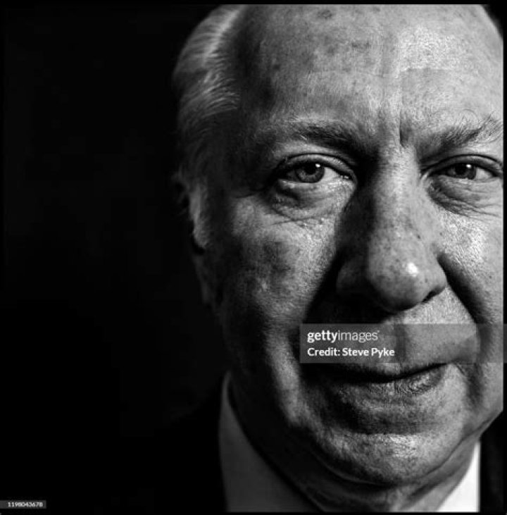 David Gergen (TV Show Host) - Age, Birthday, Bio, Facts, Family, Net Worth, Height & More