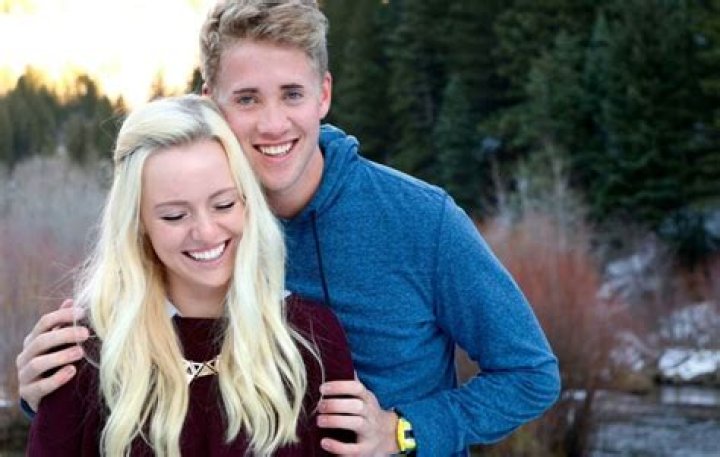 Derik Beeston Siblings; Brother Tanner, Twin, Family, Parents