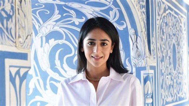 Devon Teuscher Boyfriend Age, Wiki, Biography Instagram, Net Worth, Height