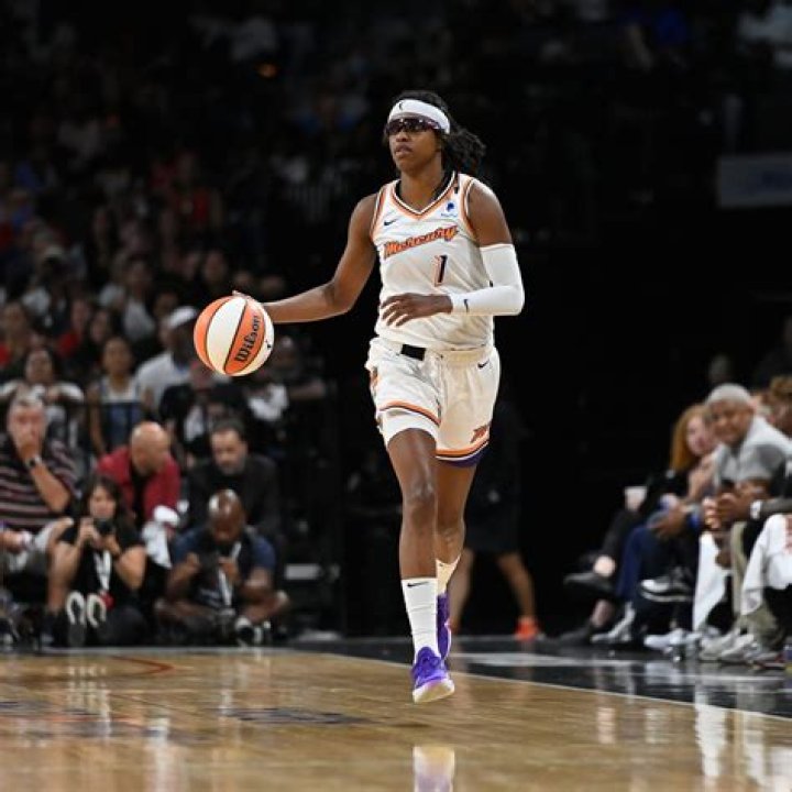 Diamond DeShields Biography, Age, Height, Husband, Net Worth, Family