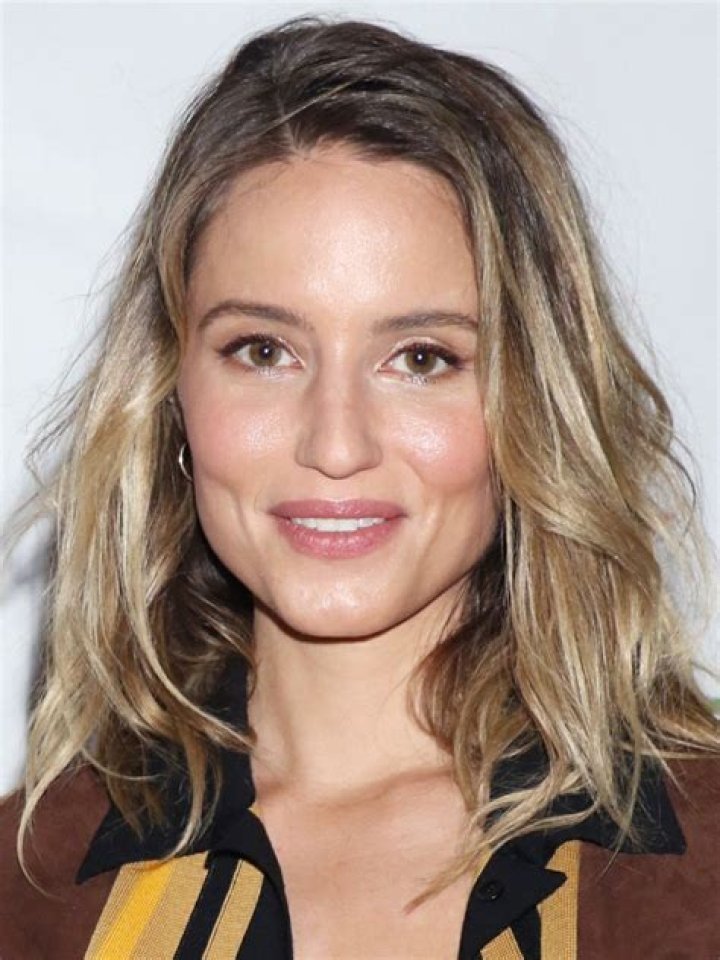 How tall is Dianna Agron