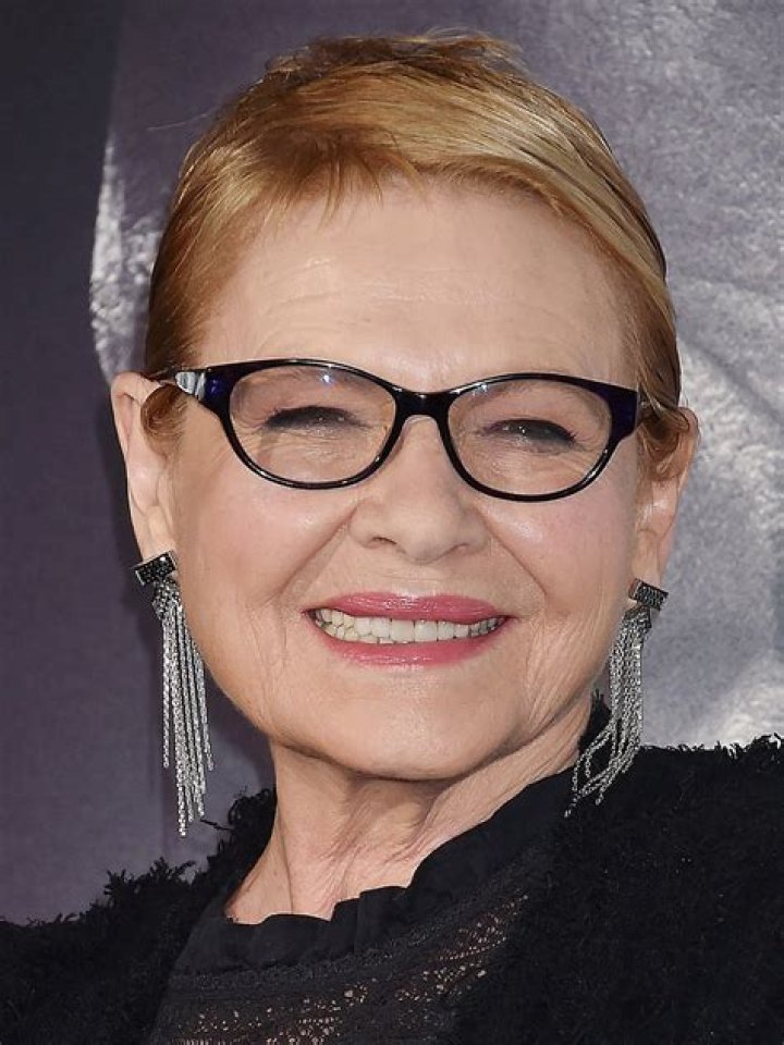 Dianne Wiest (Movie Actress) - Age, Birthday, Bio, Facts, Family, Net Worth, Height & More