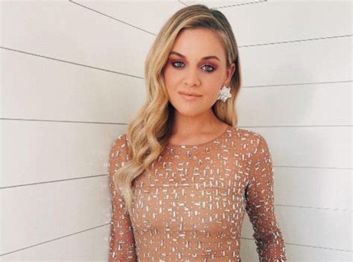Does Kelsea Ballerini have a child? Is Kelsea Ballerini Latina?