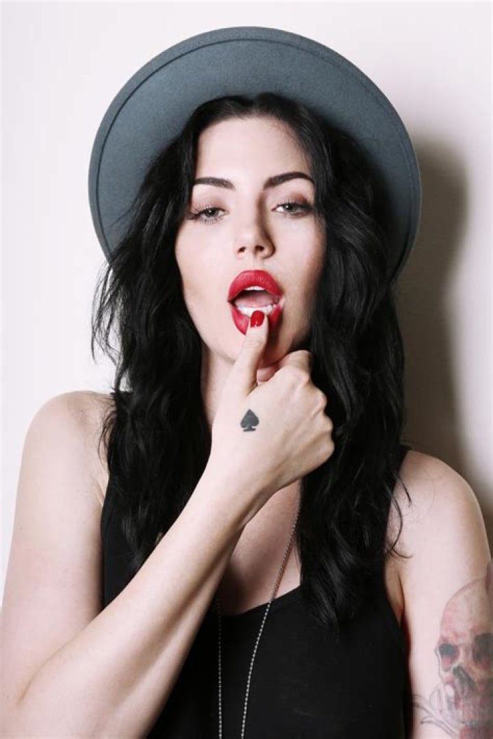 Dorothy Martin (Rock Singer) - Age, Birthday, Bio, Facts, Family, Net Worth, Height & More