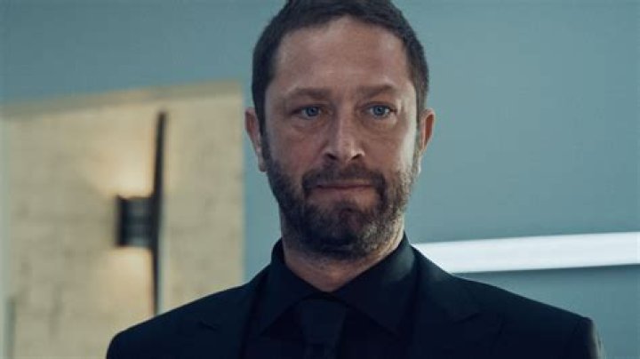 Ebon Moss-Bachrach Biography, Age, Height, Wife, Net Worth, Family