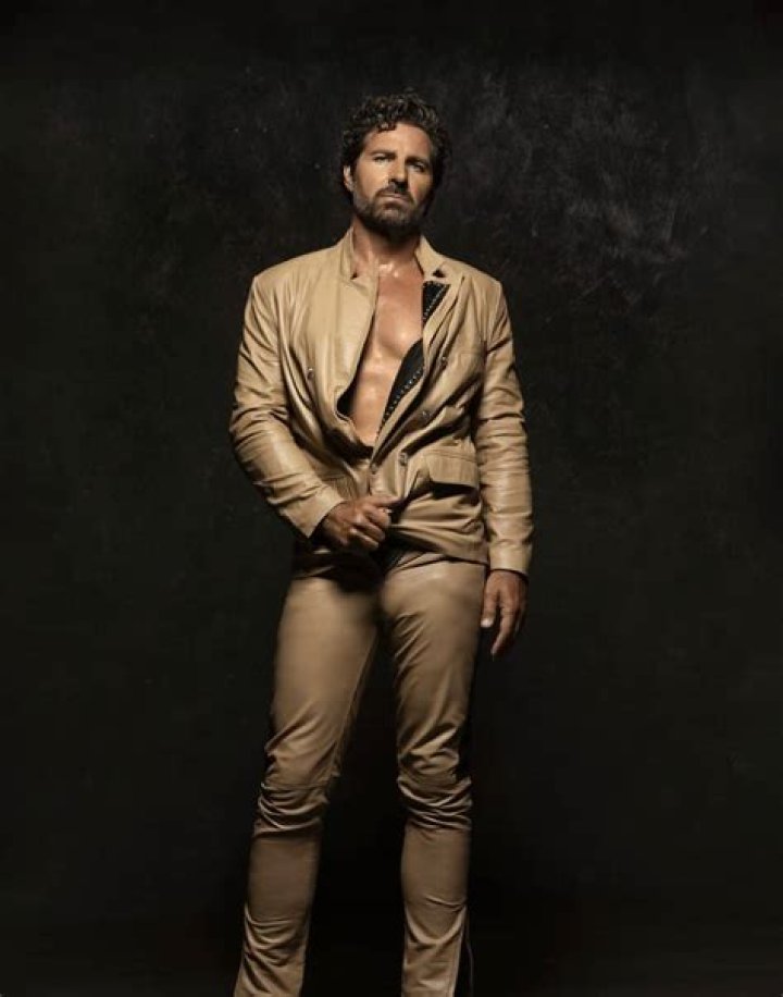 Ed Quinn biografía, edad, altura, esposo, net worth, familia