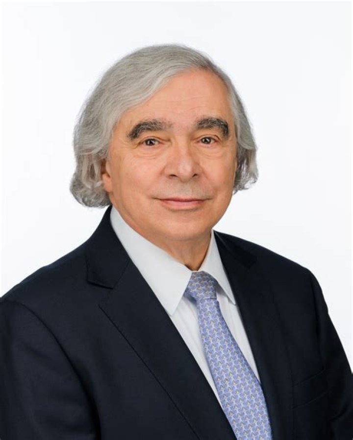 Ernest Moniz Biography, Age, Height, Wife, Net Worth and Family
