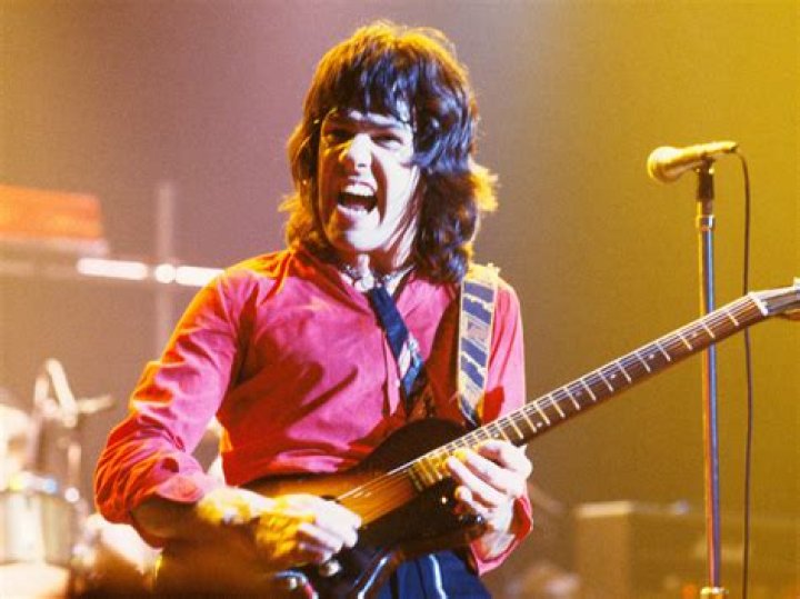 Gary Moore (Guitarist) - Age, Birthday, Bio, Facts, Family, Net Worth, Height & More