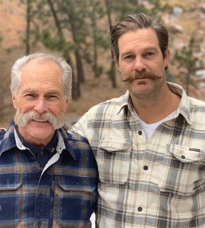 Geoff Stults Bio, Wiki, Age, Family, Wife, Movies, TV Shows and Net Worth