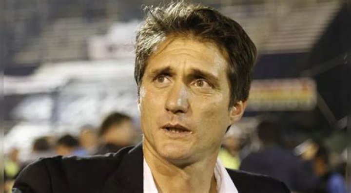 Gustavo Barros Schelotto Biography, Age, Height, Wife, Net Worth, Family