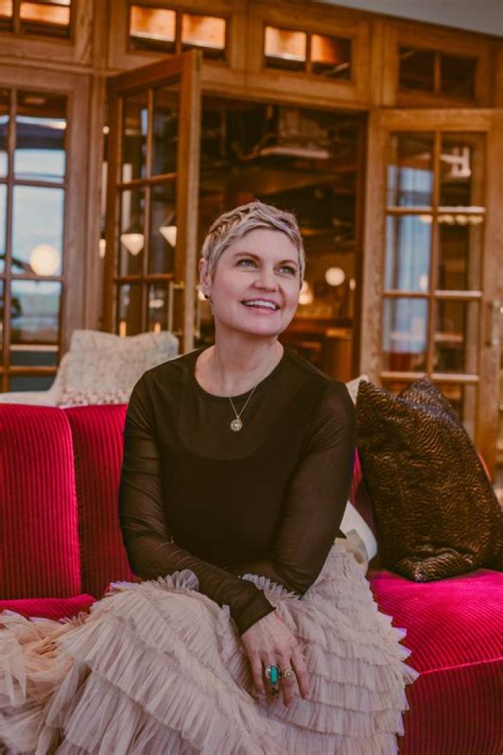 Heather Land (Facebook Star) - Age, Birthday, Bio, Facts, Family, Net Worth, Height & More