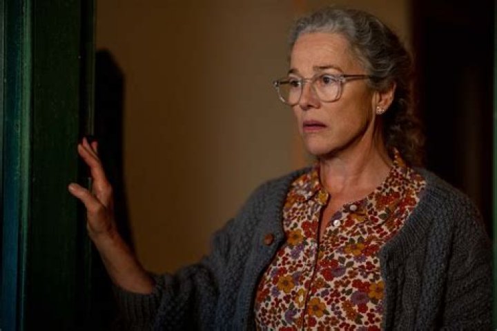 How Old Is Sarah Peirse? Meet The Sweet Tooth Actress