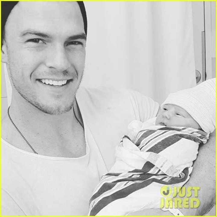 ‘Hunger Games’ Star Alan Ritchson Welcomes Third Child With Wife