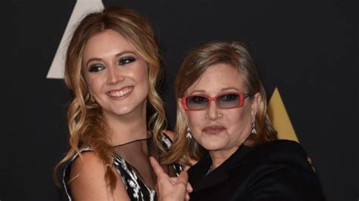 Is Jenna Fischer Carrie Fisher’s daughter?