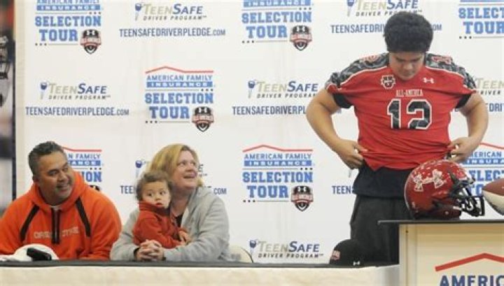 Isaac Seumalo Parents: Meet Joe Seumalo And Karen Seumalo