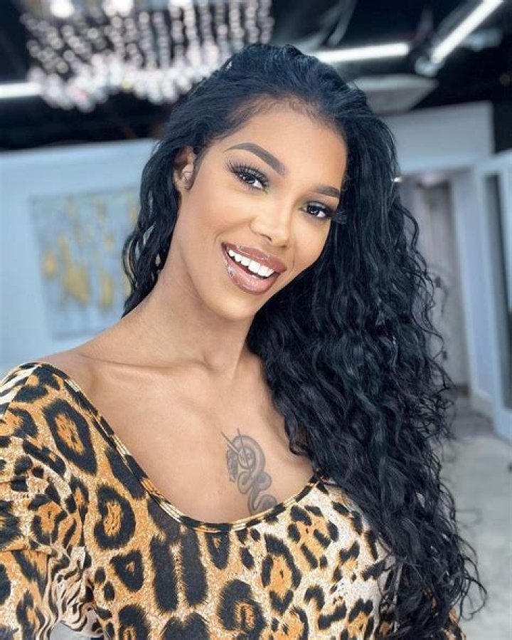 Jessica White (Model) - Age, Birthday, Bio, Facts, Family, Net Worth, Height & More