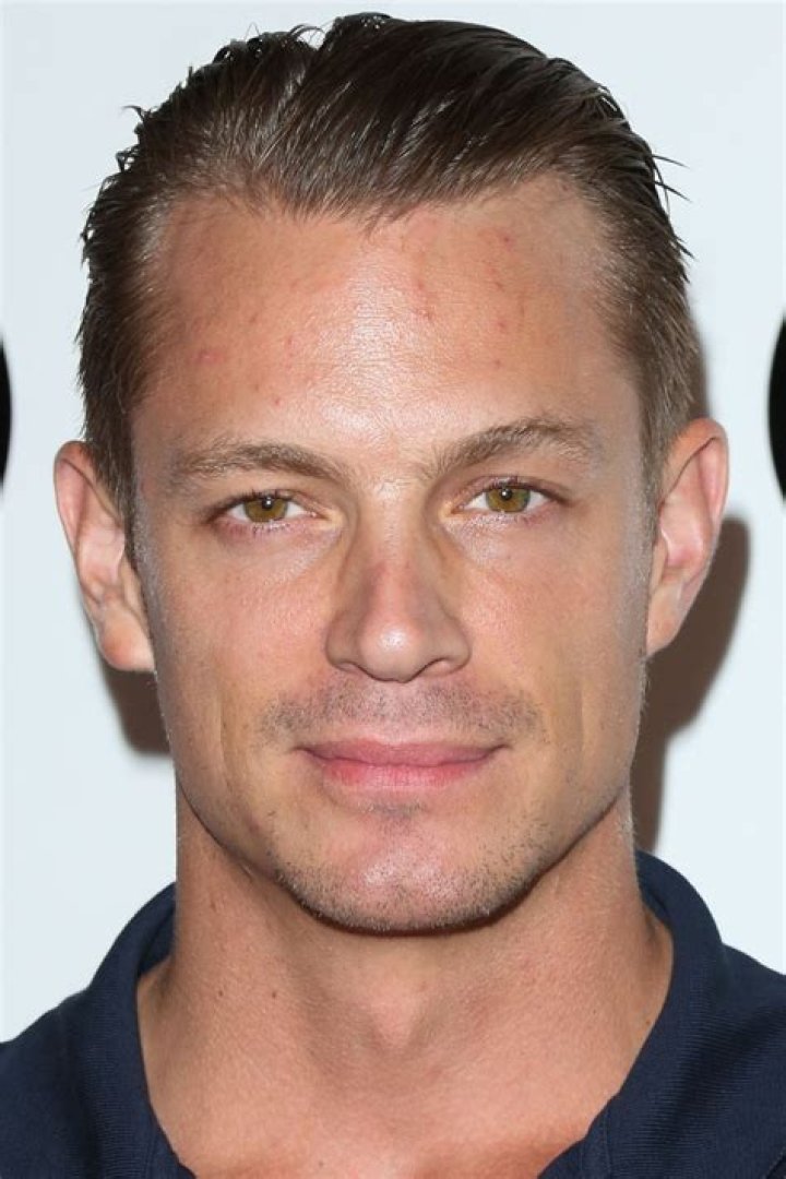 Joel Kinnaman Biography, Age, Height, Wife, Net Worth, Family