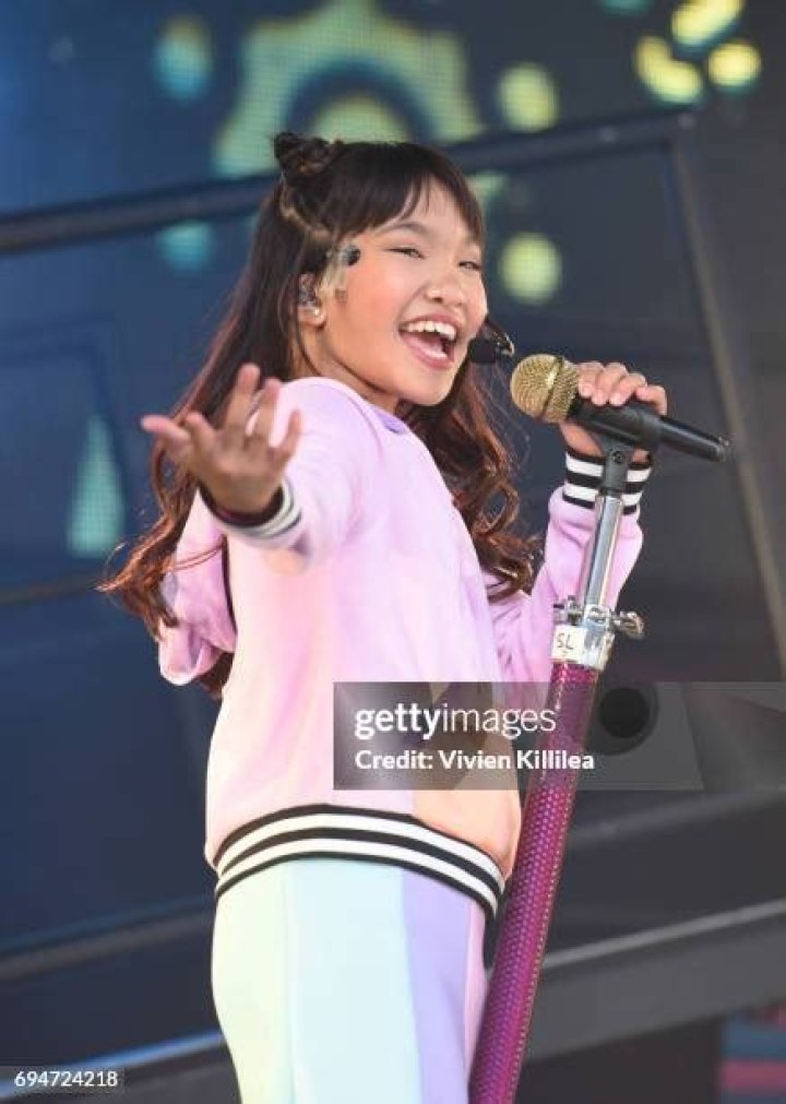 Julianna Revilla (Pop Singer) - Age, Birthday, Bio, Facts, Family, Net Worth, Height & More