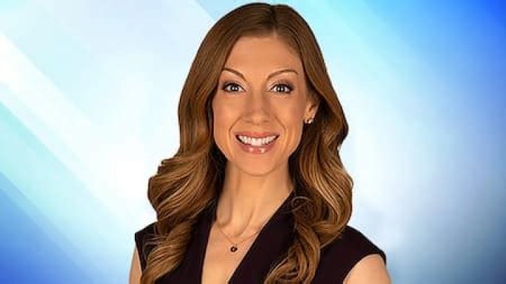 Karen Loftus Bio, Wiki, Age, Height, Family, Husband, Married, Salary, Net worth, WFLA, Instagram