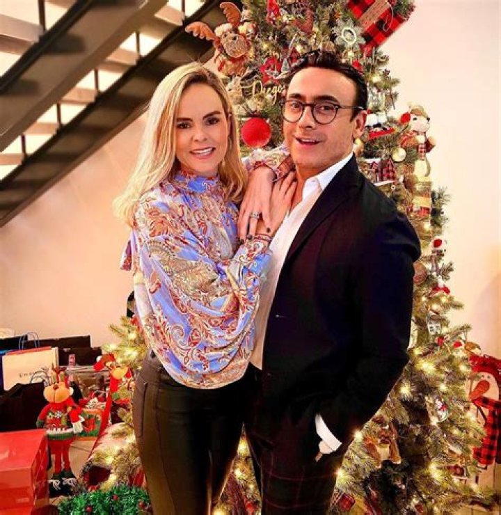 Karla de la Mora Edad: Adal Ramones Esposa Wikipedia Bio & Instagram