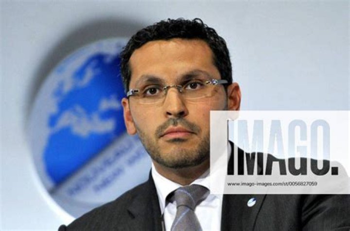 Khaldoon Al Mubarak Biography, Age, Height, Wife, Net Worth, Family
