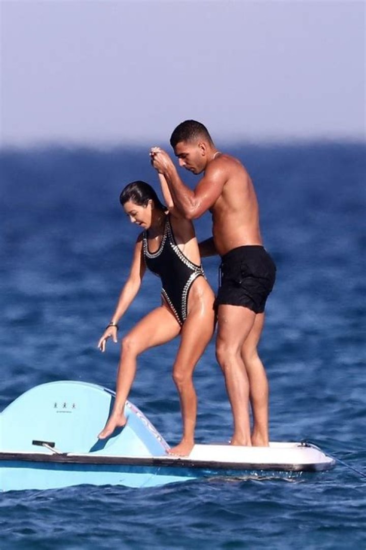 Kourtney Kardashian Narrowly Avoids Swimsuit Malfunction While Vacationing With Boy Toy Younes Bendjima!