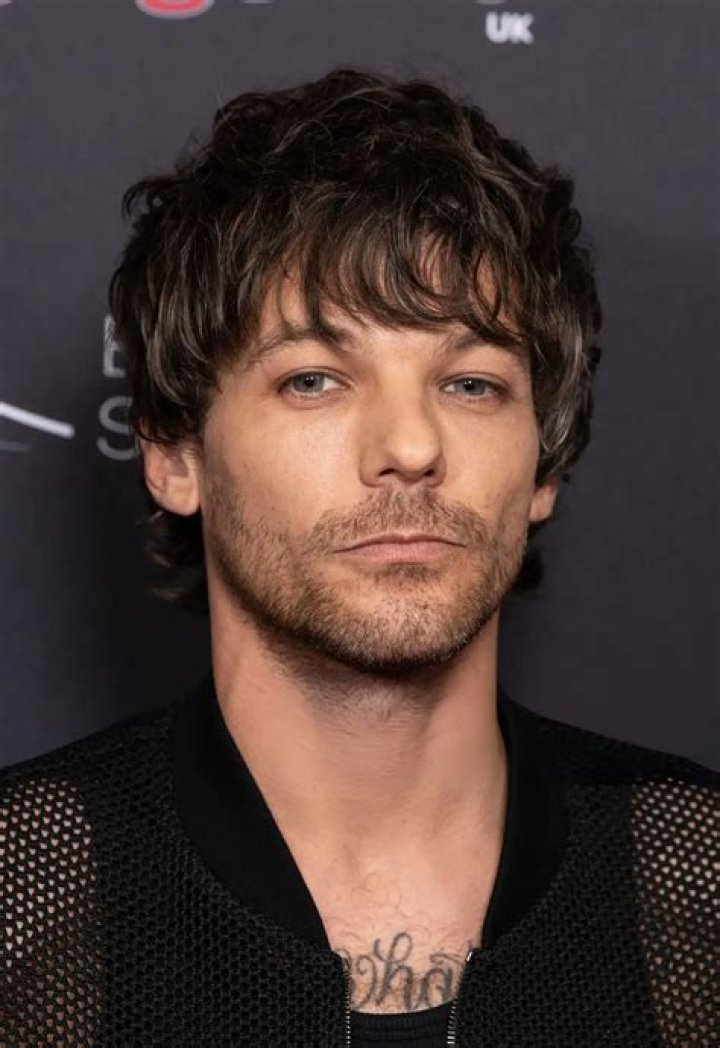 Louis Tomlinson (One Direction) Wiki, Biography, Age, Height, Weight, Girlfriend, Family, Career, Net Worth