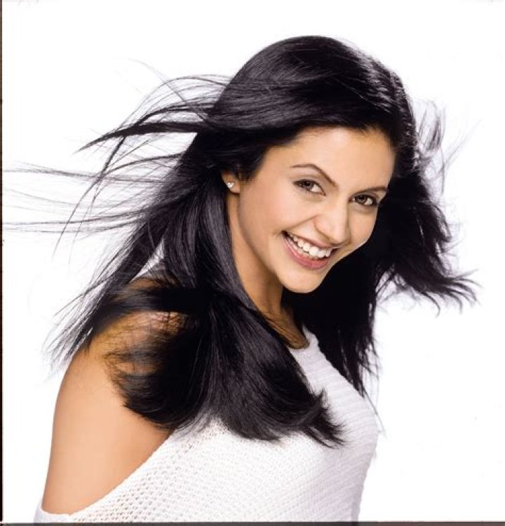 Mandira Bedi (TV Actress) - Age, Birthday, Bio, Facts, Family, Net Worth, Height & More