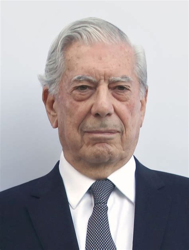 Mario Vargas Llosa Biography, Age, Height, Wife, Net Worth, Family