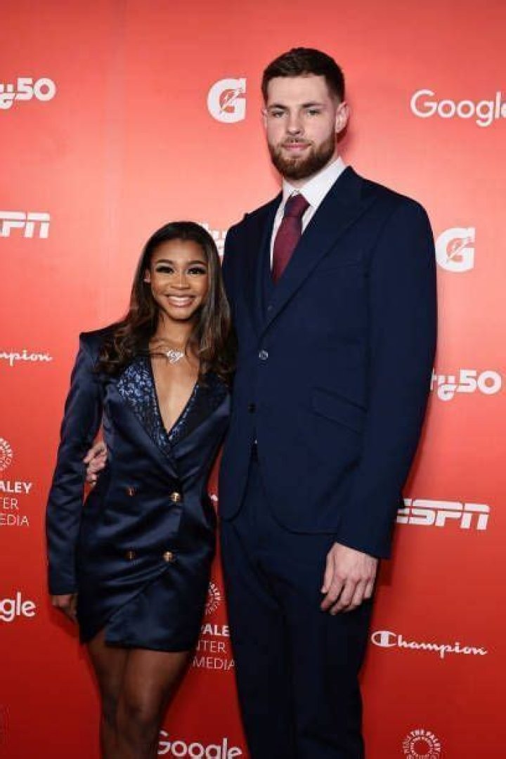 NCAA: Who Is Hunter Dickinson Girlfriend Ziyah Holman? More On His Parents