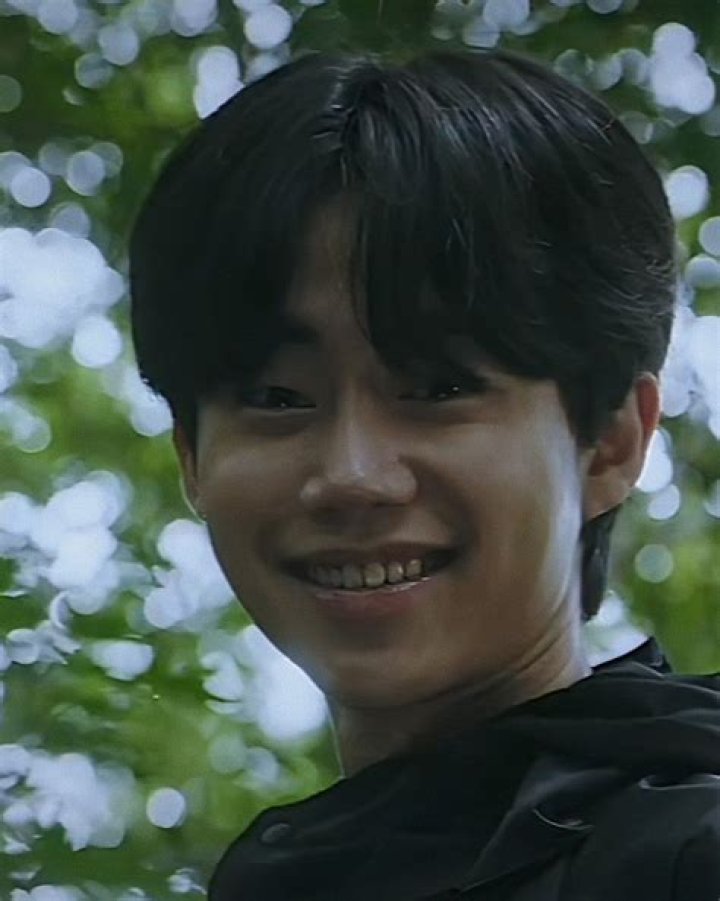 Park Ji-bin Biography, Age, Height, Wife, Net Worth, Family