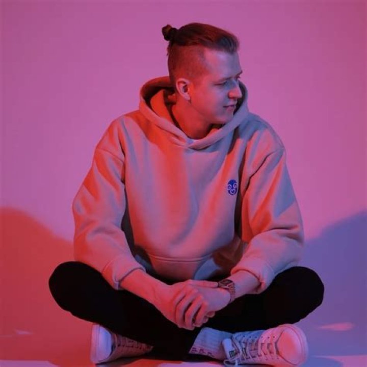 Pierre Thomas (Music Producer) - Age, Birthday, Bio, Facts, Family, Net Worth, Height & More