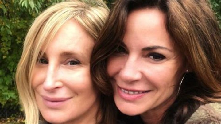 OMG‘RHONY’ Star Sonja Morgan Passionately Makes Out With a Mystery Woman