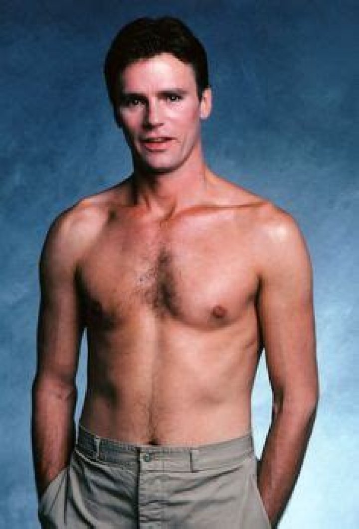 Richard Dean Anderson: dating, net worth, tattoos, smoking & body facts