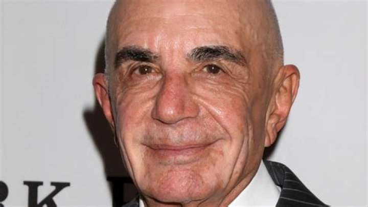 Robert Shapiro (Lawyer) - Age, Birthday, Bio, Facts, Family, Net Worth, Height & More