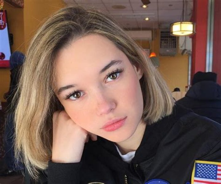 Sarah Snyder (Instagram Star) - Age, Birthday, Bio, Facts, Family, Net Worth, Height & More
